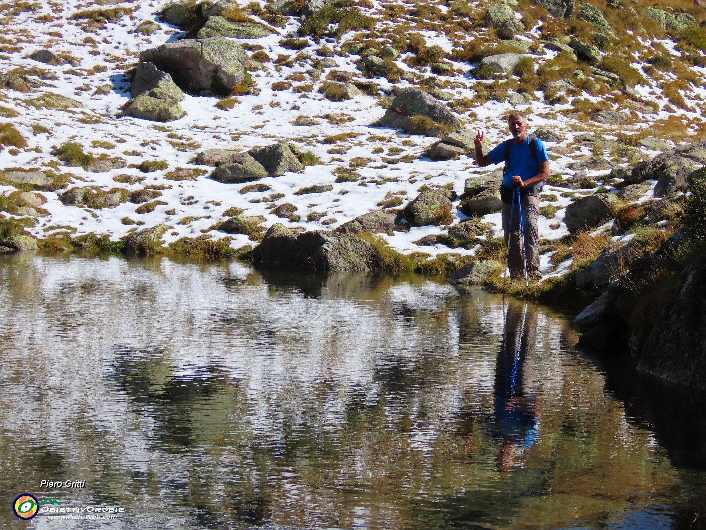 35 Claudio si specchia .JPG